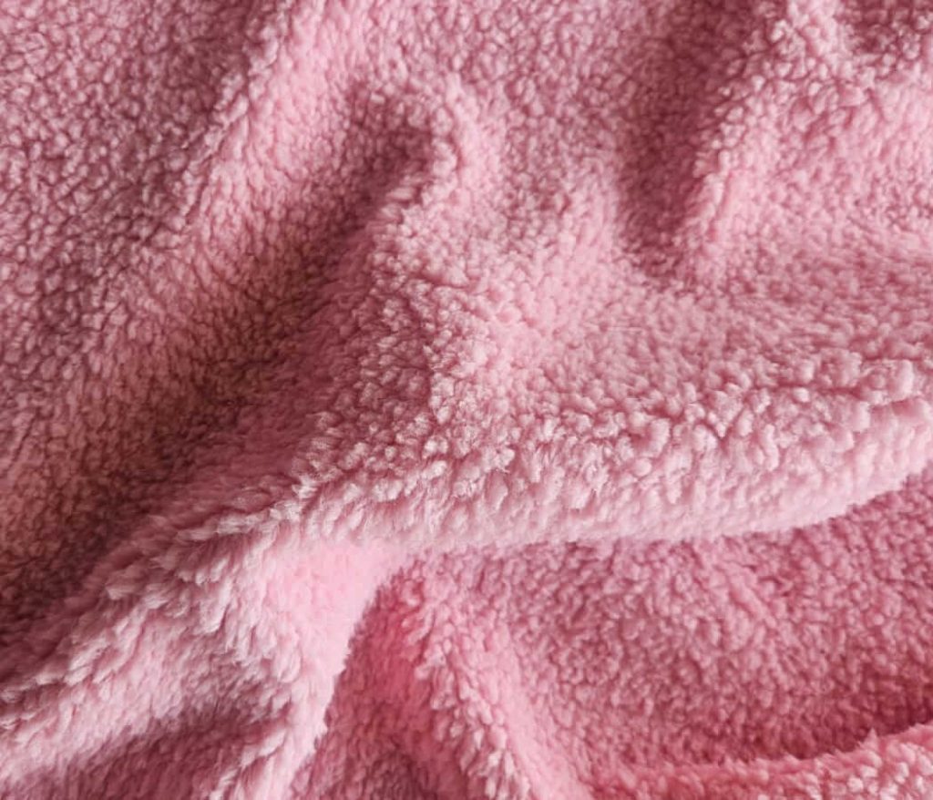 Tecido de carapinha: descubra por que ele é o queridinho do inverno