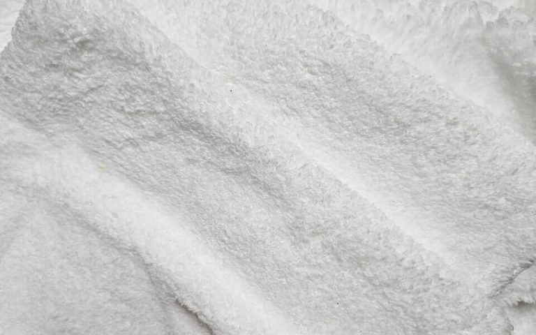 Tecido microfibra para limpeza: o que é e por que você deveria usar